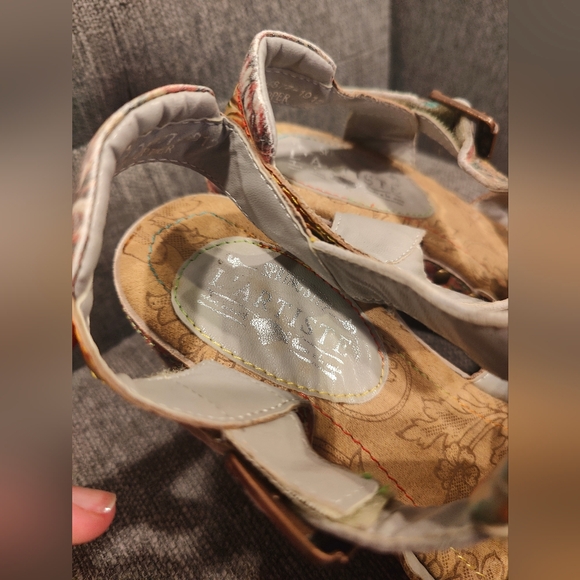 Like new!! L'Artiste "Northstar"-GRM sz 40 /9 US block heel sandals - Picture 3 of 9